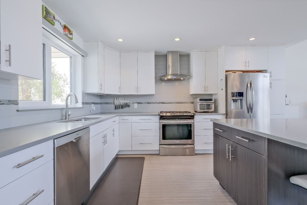 listing image 16513609819209931793