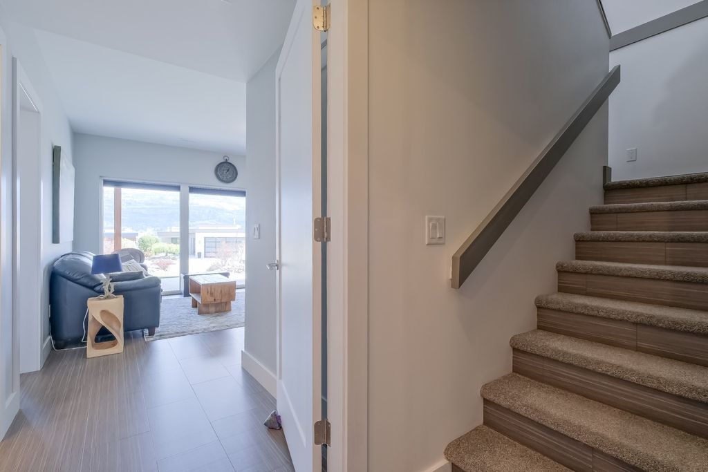 listing image 16511979356560327870