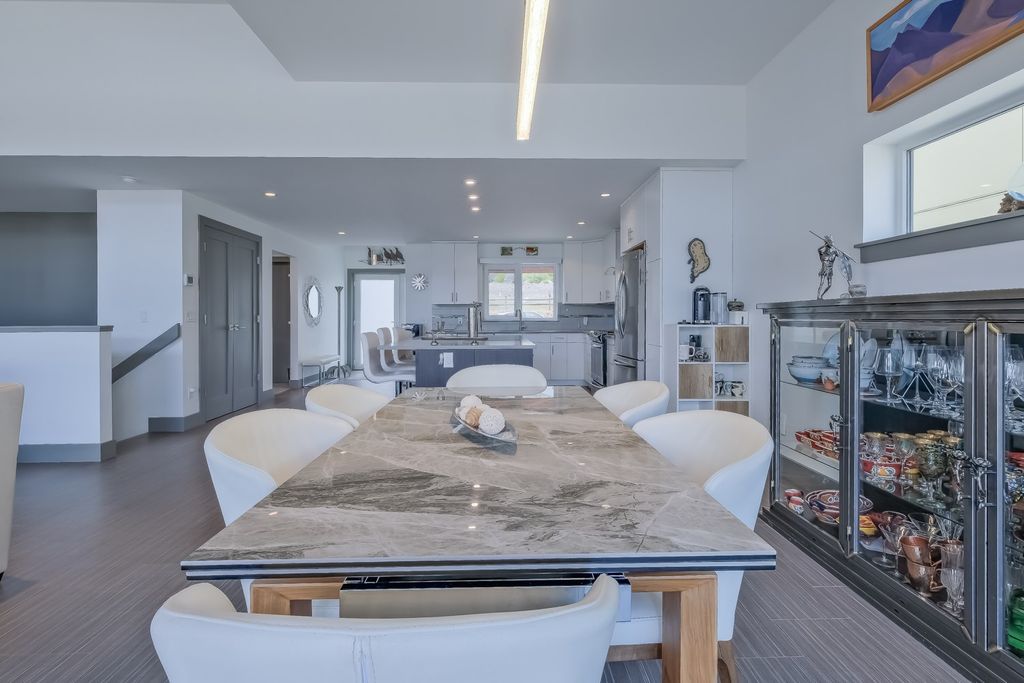 listing image 16514566057804035285