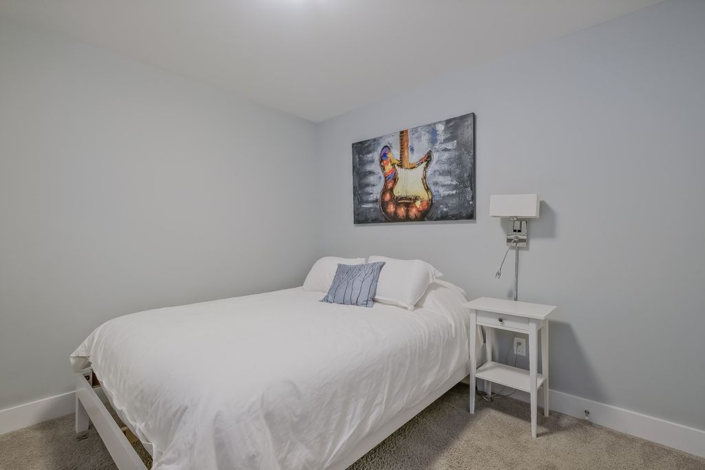 listing image 16517690243272427269