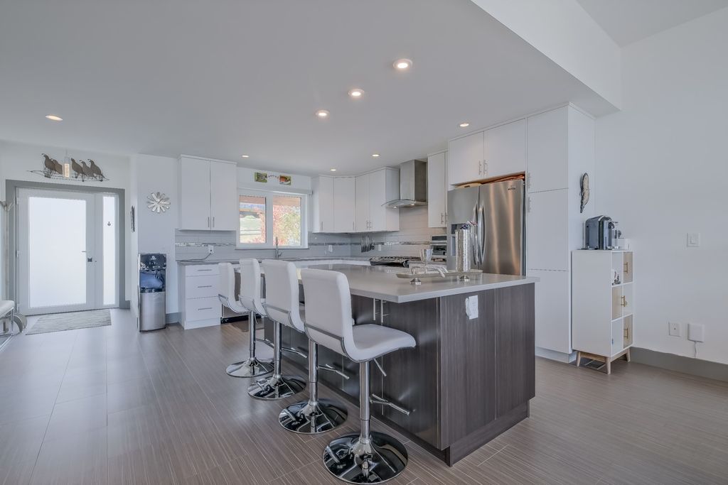 listing image 16517390131550654675