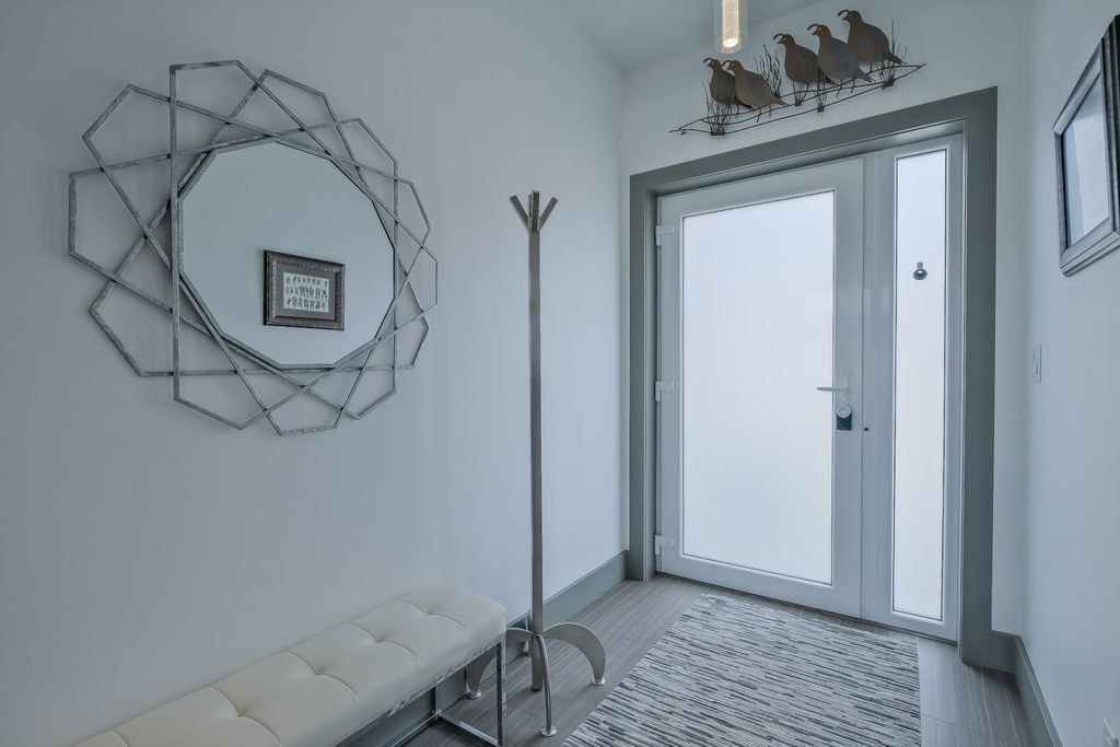 listing image 16517871285029595360