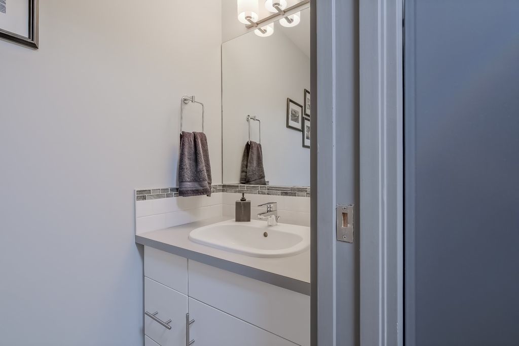 listing image 16512783803805373870