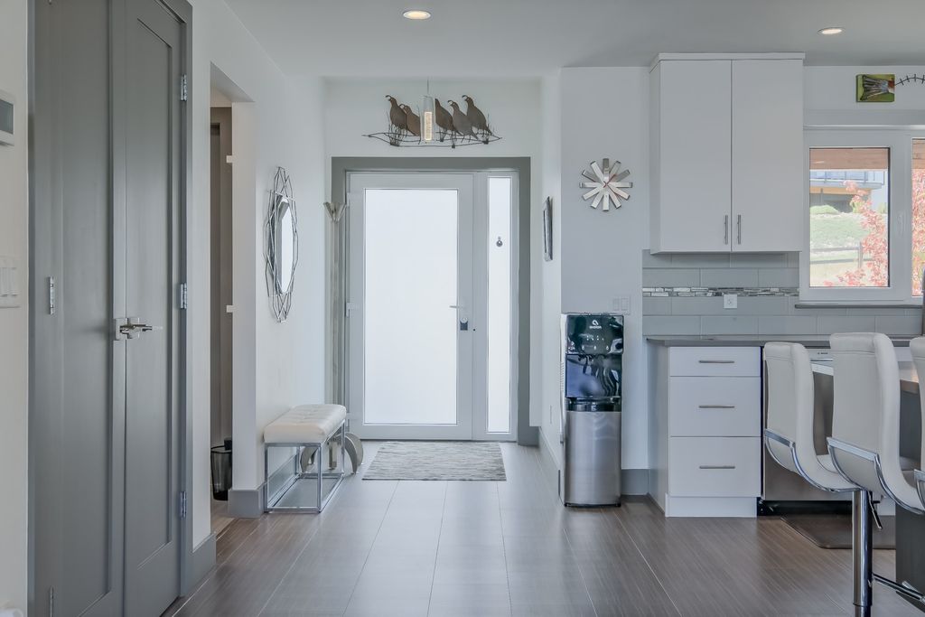 listing image 16516306492445132297