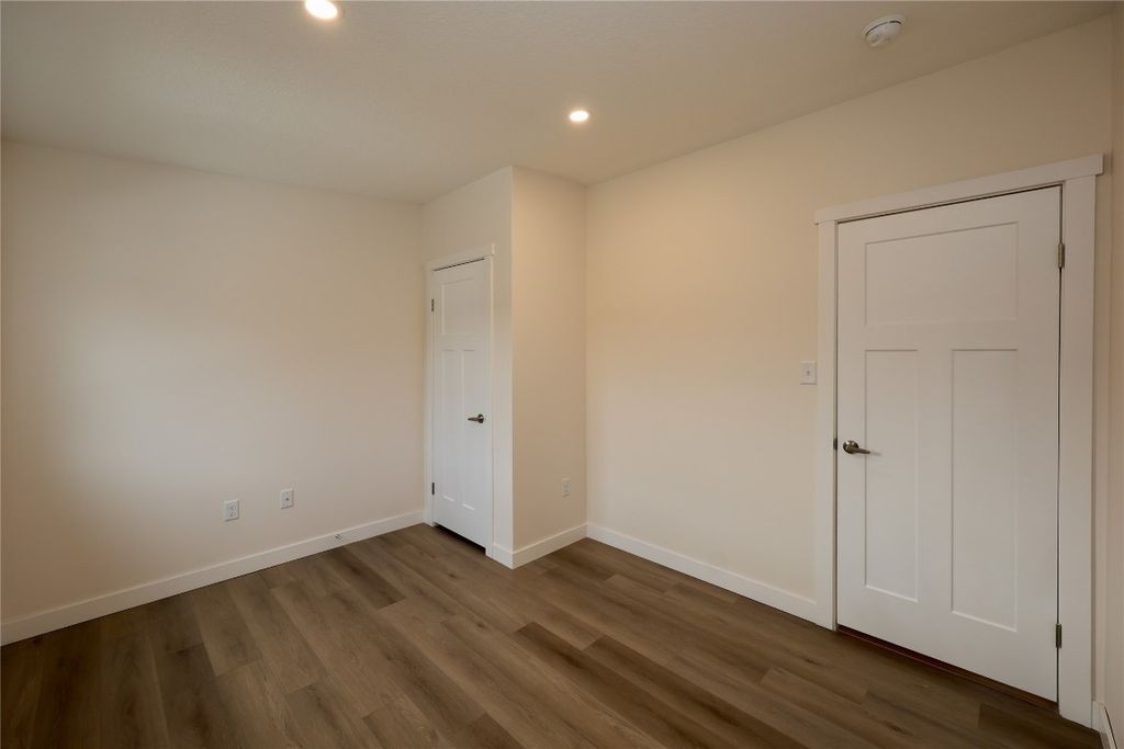 listing image 16518828506908759104