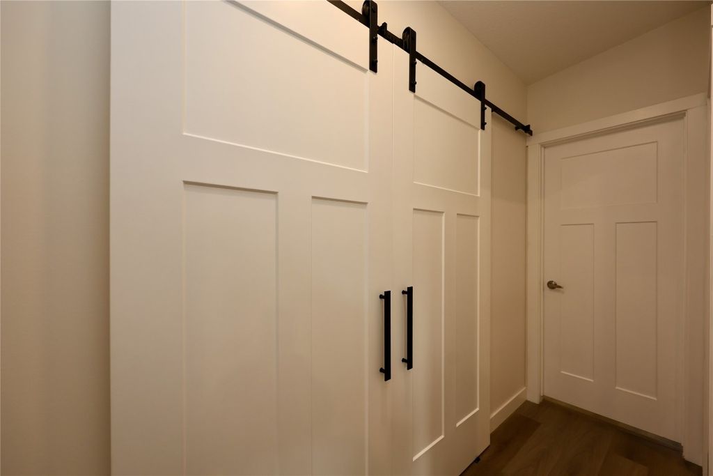 listing image 16519268526509246769