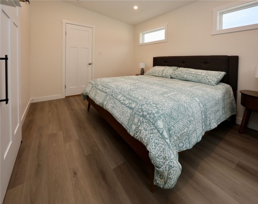 listing image 16516220930432136032