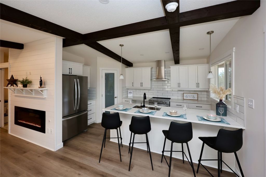 listing image 16515592709174909485