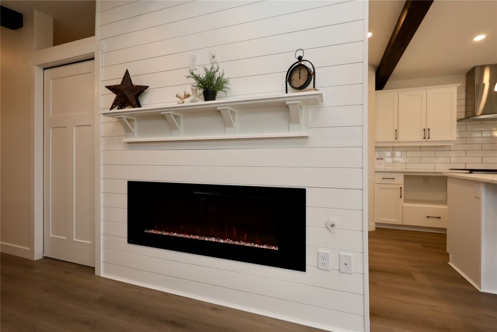 listing image 16510624927809201279