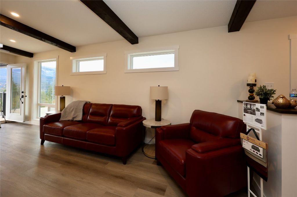 listing image 16518850522297511734