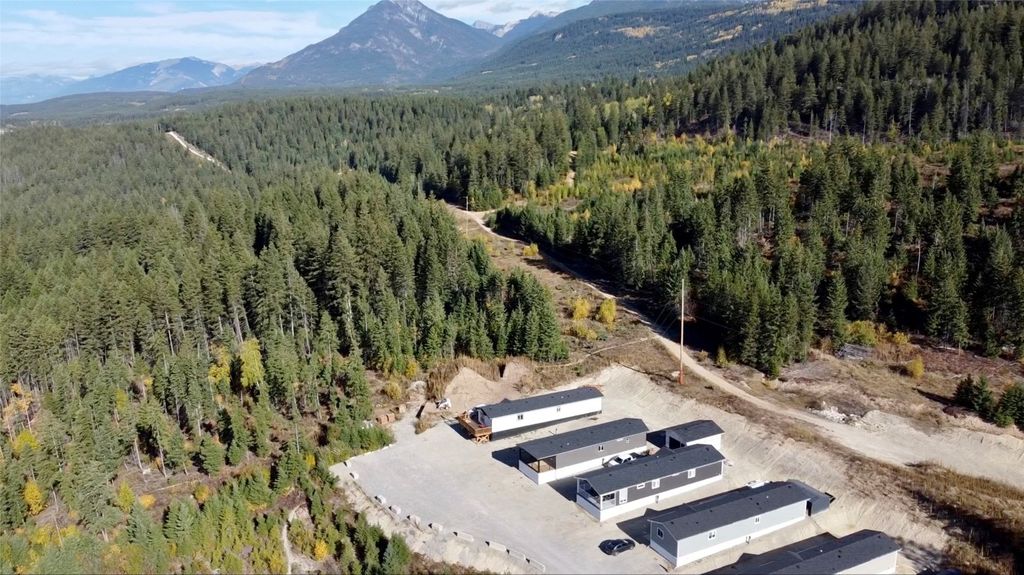 listing image 16515299798974499391