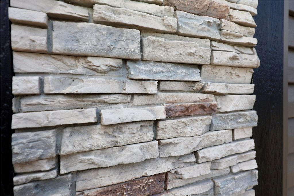 listing image 16515671731510100895