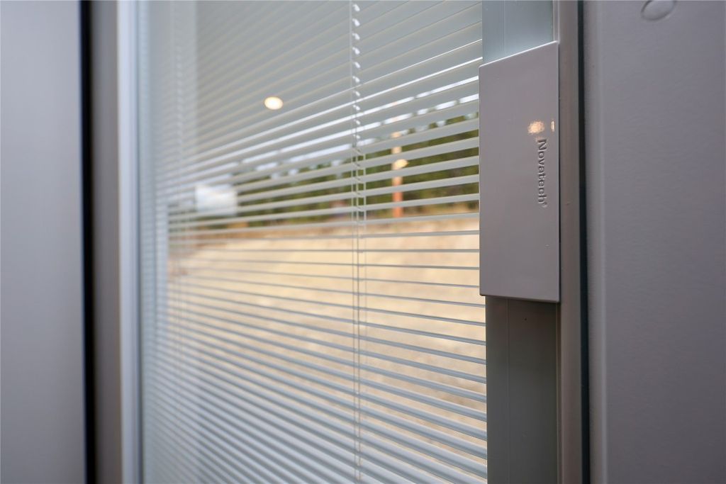 listing image 16515487571219783139