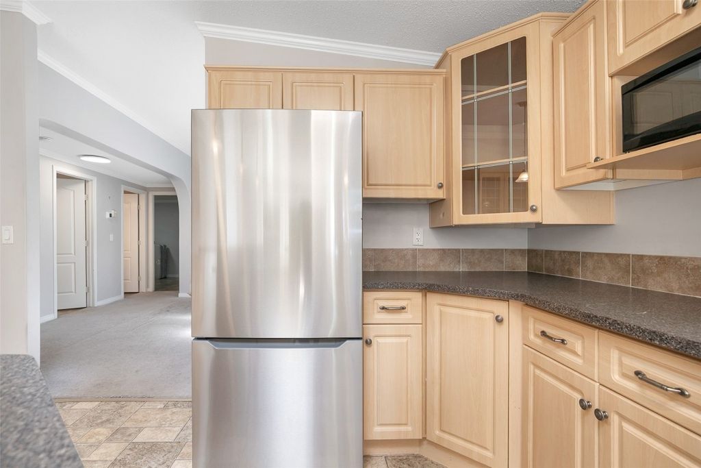 listing image 16516371828599455375