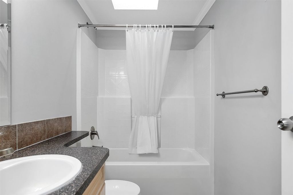 listing image 16510085108020026195