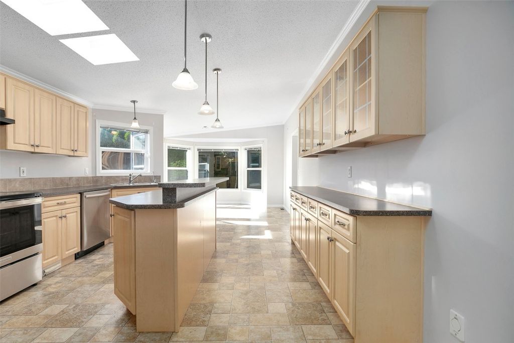 listing image 16516662963419213138