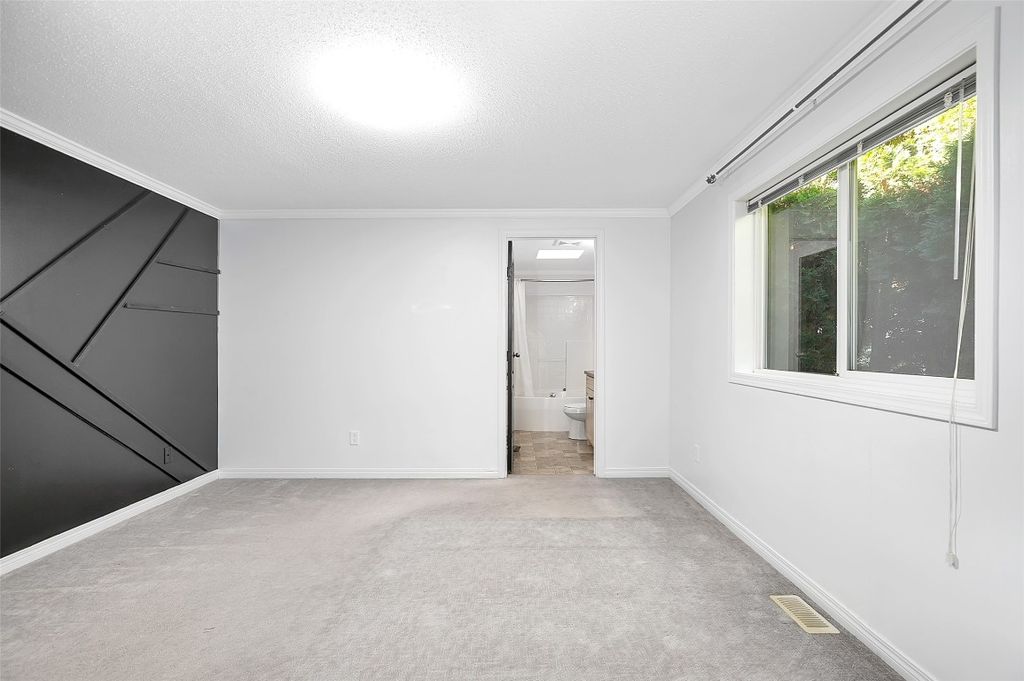 listing image 16518986695088443427