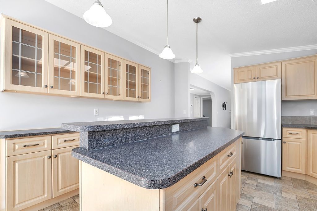 listing image 16518465472463058804