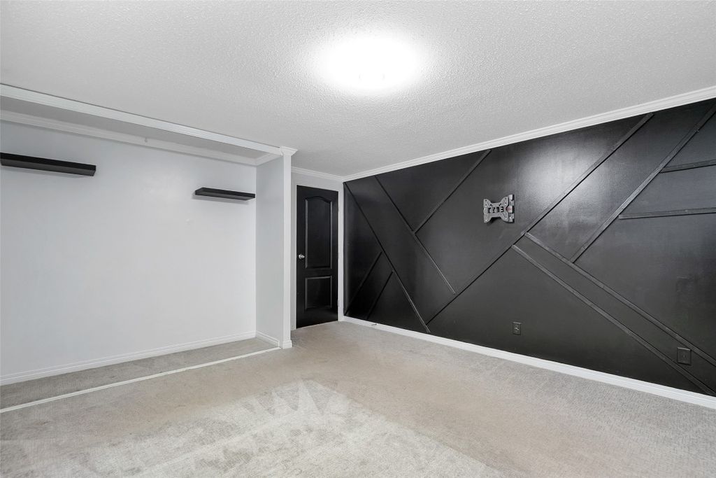 listing image 16514696543706822637