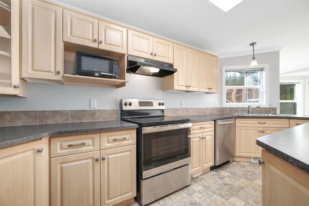 listing image 16516873569723785337