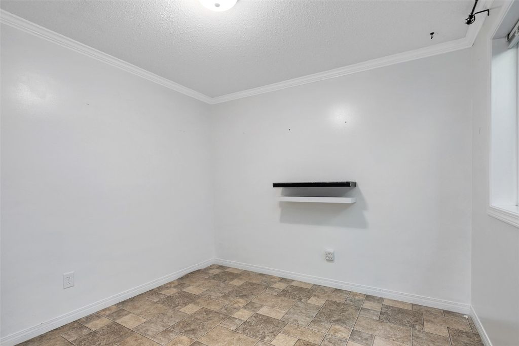 listing image 16511560472664495278