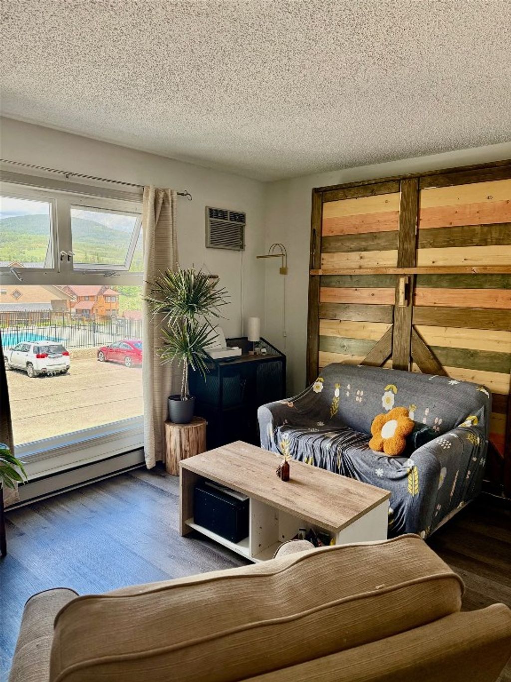 listing image 16514337229134414287