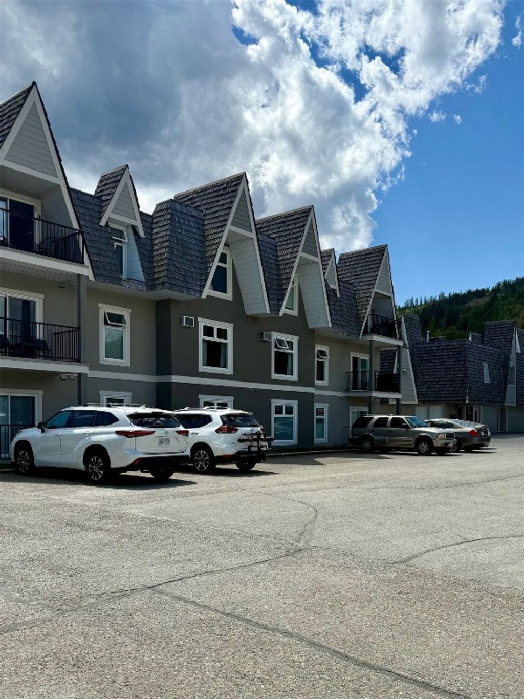 listing image 16517256607764342372
