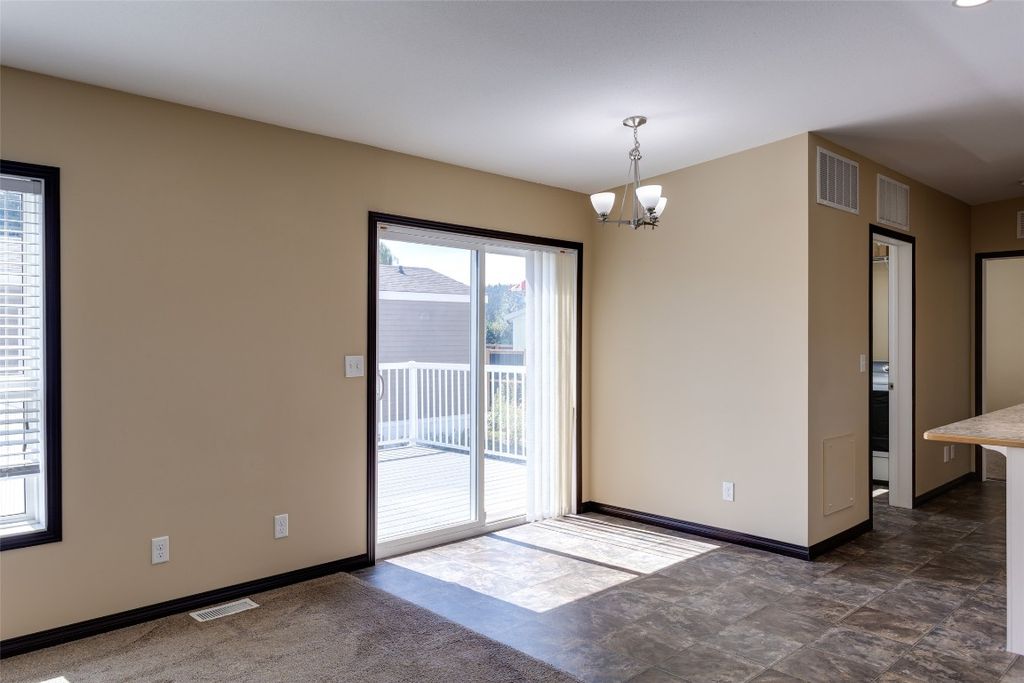 listing image 16513999790010819118