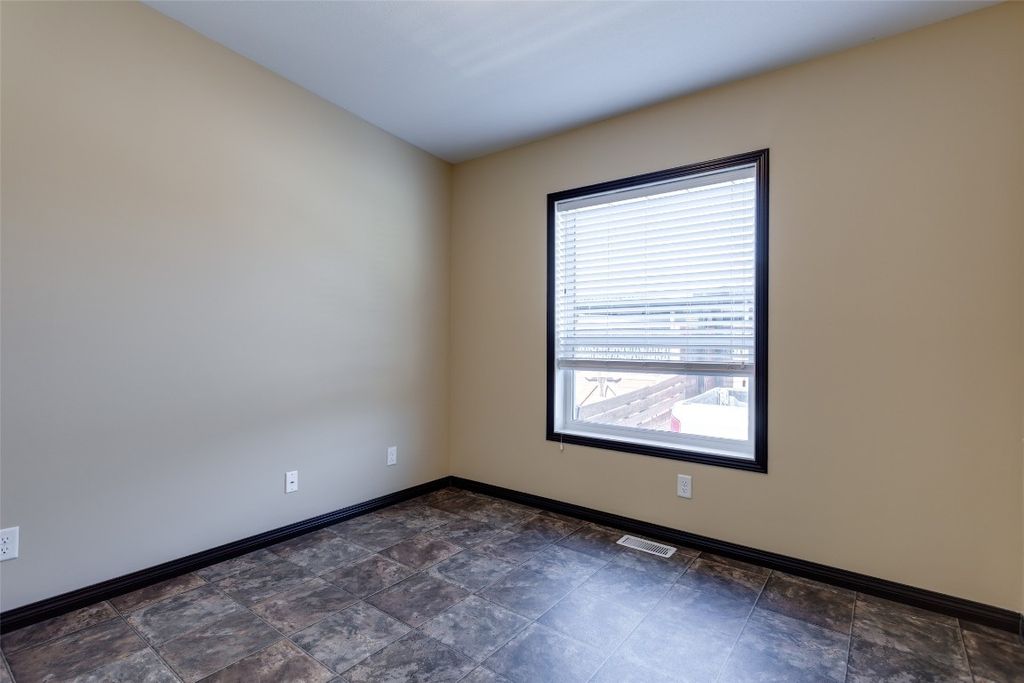 listing image 16510252304040453553