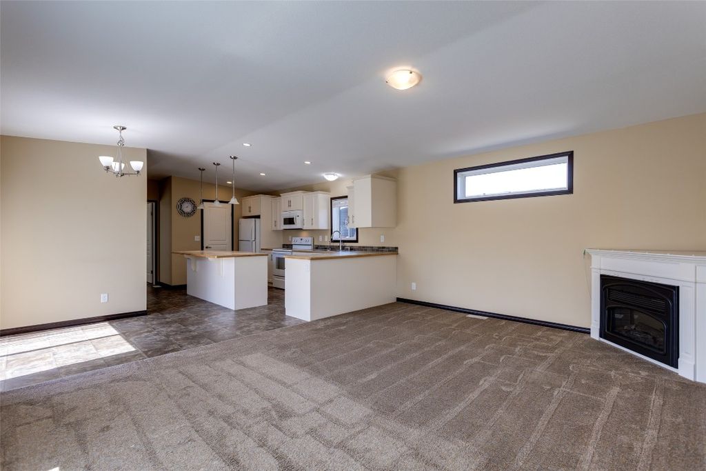 listing image 16516654762579312693