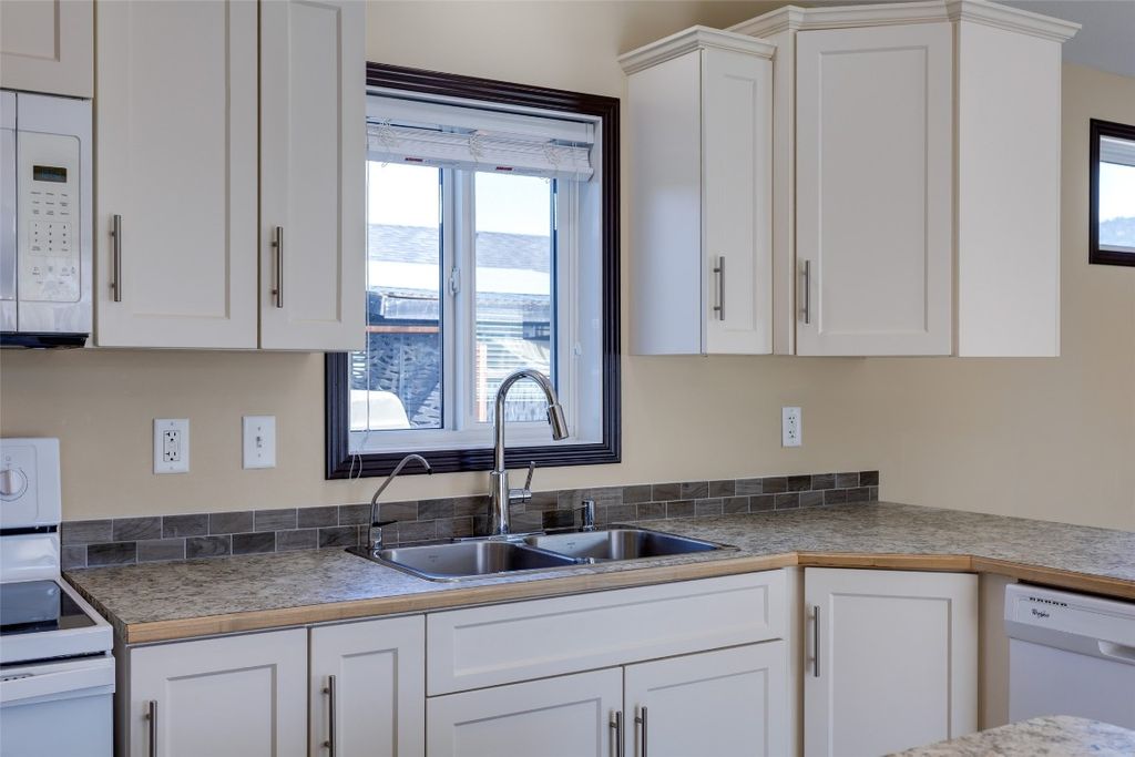 listing image 16512231965352770459
