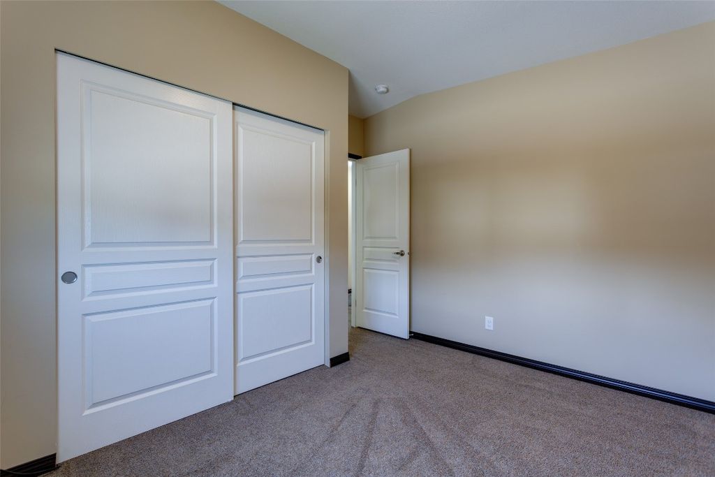 listing image 16519621332742286951