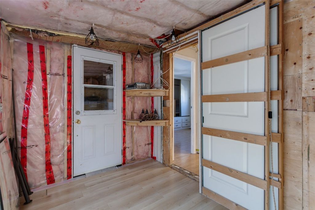 listing image 16511700829150777405