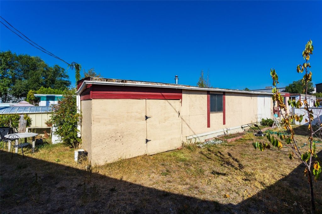 listing image 16518644921866819513