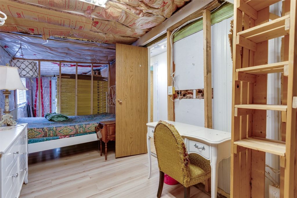 listing image 16517918237980683052