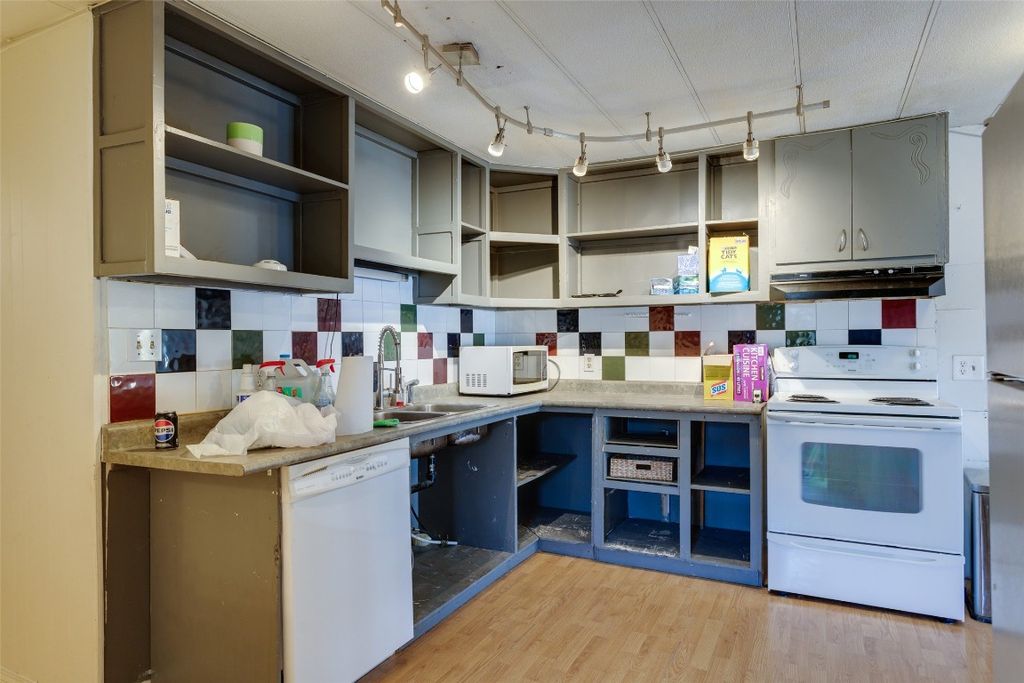 listing image 16517540719457073701