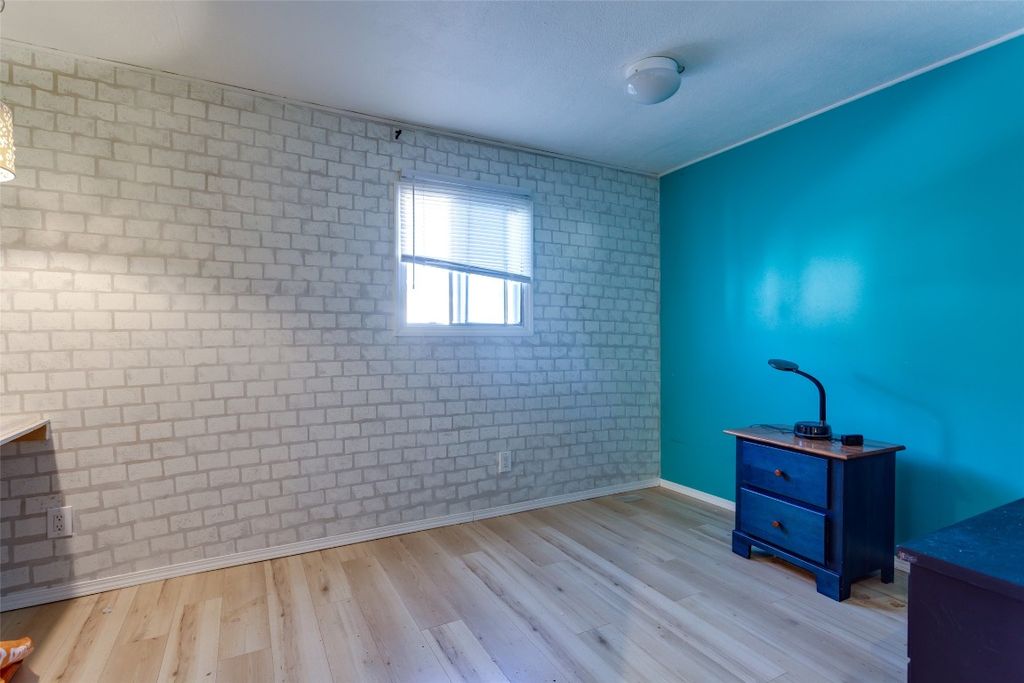 listing image 16519731487496962065