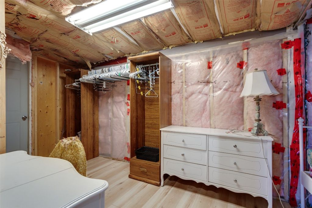 listing image 16515153470052810375