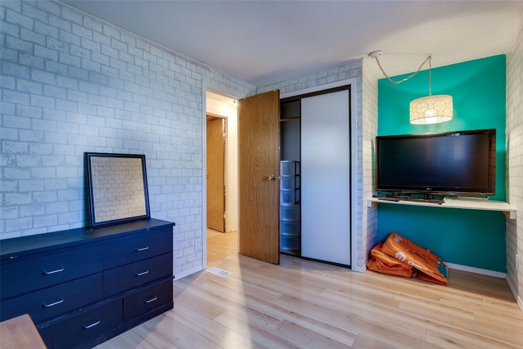 listing image 16515502955382929020