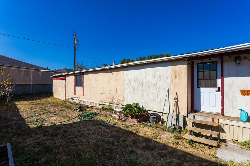 listing image 16519061041517474495