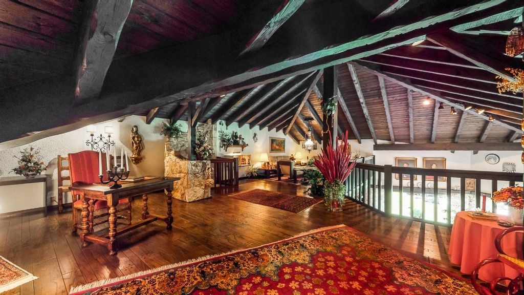 listing image 16513029870548232636