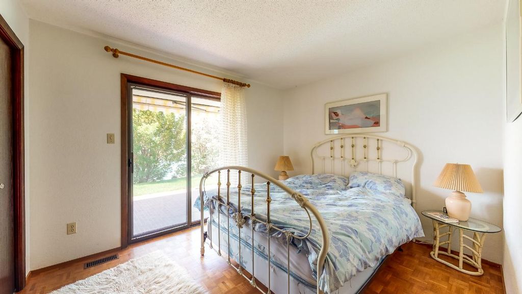 listing image 16518017235096341853