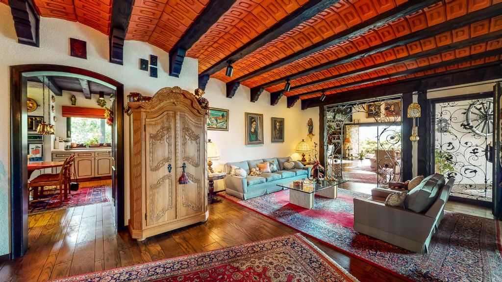 listing image 16517537607494611178