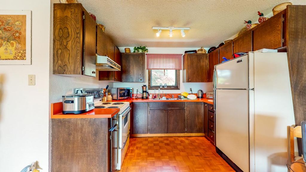 listing image 16513160014638590744