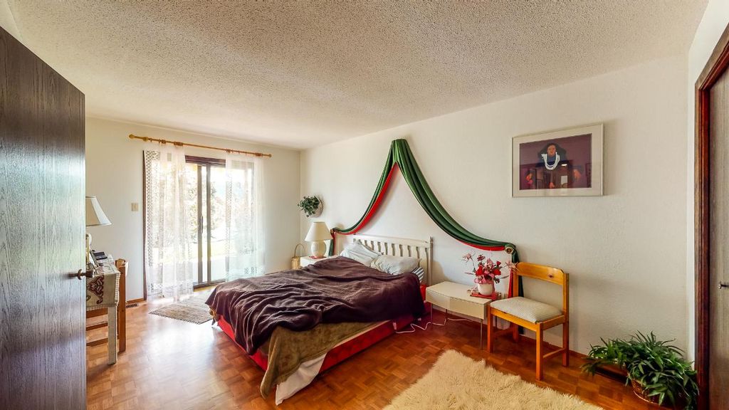 listing image 16513409165877012828