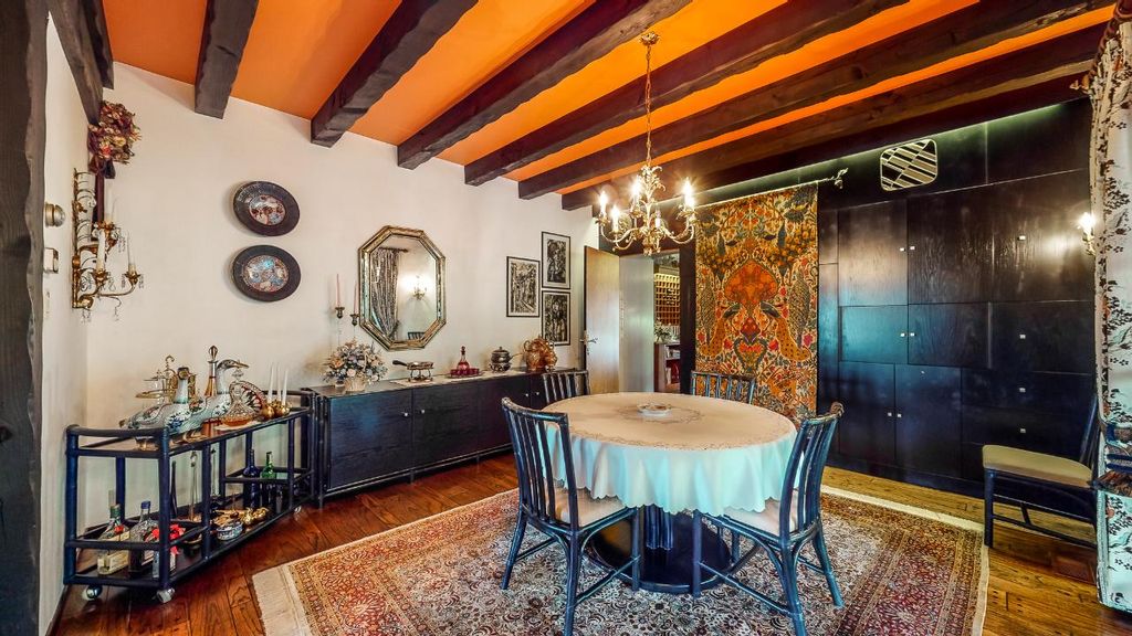 listing image 16513410992420565415