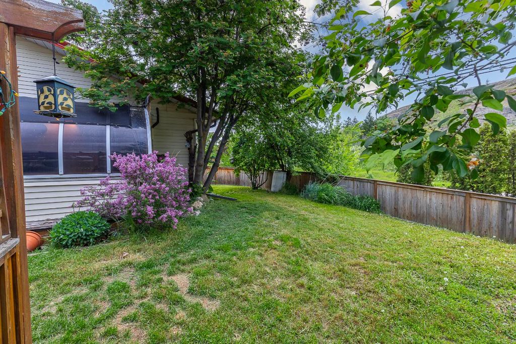 listing image 16512460525976646359