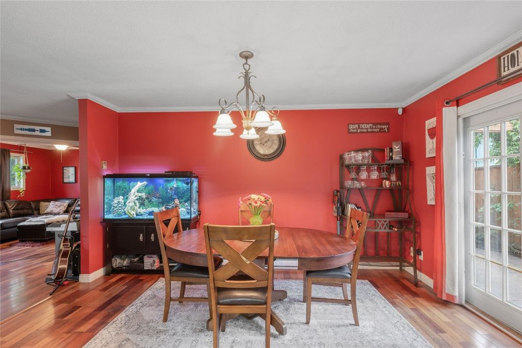 listing image 16510492548341026303