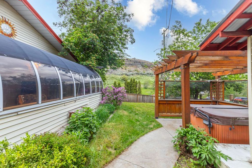 listing image 16516081158091490554