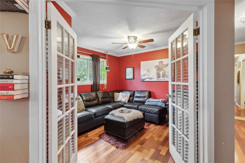 listing image 16513967331443258545